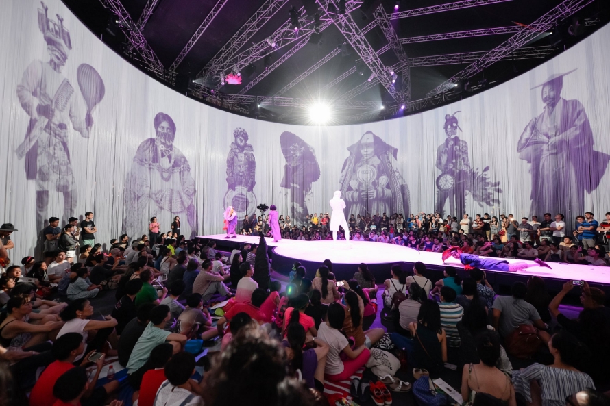 batch_Singapore-International-Festival-of-Arts.jpg