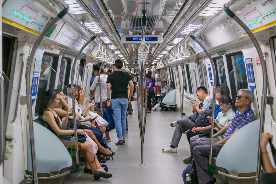 Public-Transport-in-Singapore.jpg