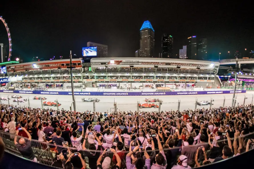 fans-waving-russian-flags-in-the-stands-during-the-singapore-grand-prix.webp