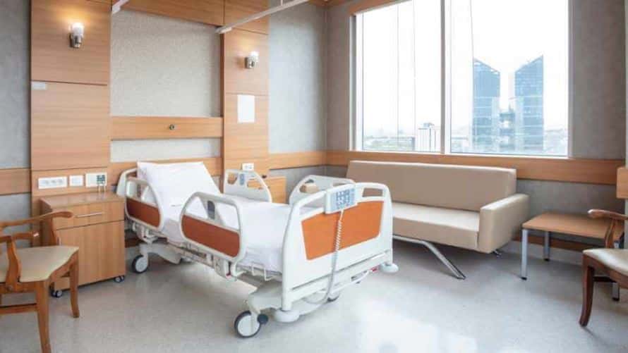 Factors-to-Consider-When-Choosing-a-Hospital.jpg