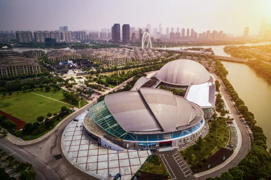 batch_The-broad-outside-view-of-Singapore-Indoor-Stadium-in-Kallang.webp