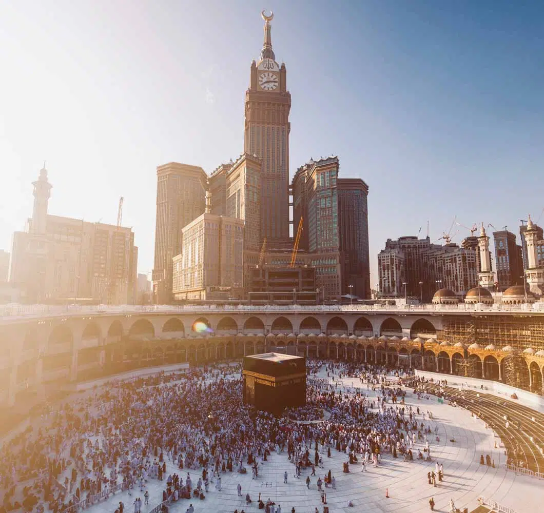 Umrah-with-a-tourist-visa.jpg.webp